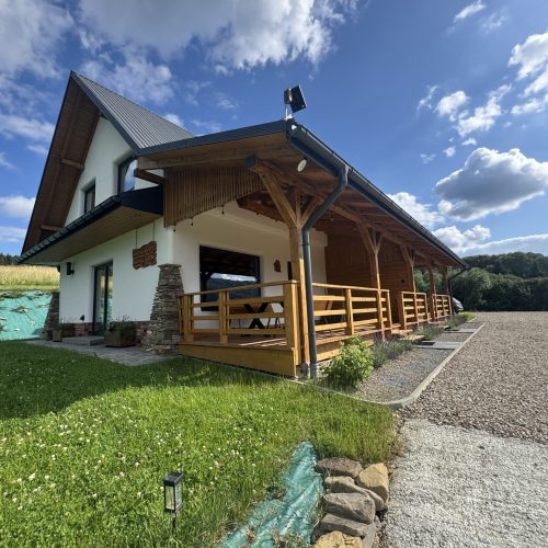 Bieszczady chata Słońce i Cień w Baligrodzie – widok zewnętrzny